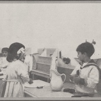 Children of the italian nobility, at the Montessori school on the Pincian hill, washing their hands. The children use little pitchers and basins which they can handle easily, and learn to fill the pitchers at the faucet, pour the water, and wait upon themselves without help [anni Dieci] - J. Tozier, <i>The Montessori schools in Rome. The revolutionary educational work of Maria Montessori as carried out in her own schools</i>, "McClure's Magazine", vol.XXXVIII, n.2, december 1911, New York, p.134.$$$202