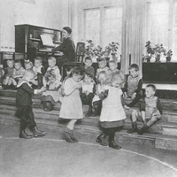 Balance exercises with piano accompaniment. Children's House Berlin-Lankwitz, 1919-22 - T. Müller, R. Schneider, <em>Lehrmaterialien 1913-1935. Möbel und Architektur. Techning Meterials 1913-1935. Furniture and Architecture,</em> München, Prestel Verlag, 2002, p.86$$$439