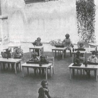 If there was no garden, lessons in the open air took place on the roof terrace. State Children's House in Berlin-Lichtenberg. Photograph: pre-1927 - T. Müller, R. Schneider, <em>Lehrmaterialien 1913-1935. Möbel und Architektur. Techning Meterials 1913-1935. Furniture and Architecture</em>, München, Prestel Verlag, 2002, p.30.$$$371