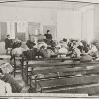 Montessori docente al “Corso di perfezionamento per i licenziati delle scuole normali”, detto “Scuola pedagogica”, istituito presso la Facoltà di Lettere all'Università di Roma, 1906 (<i>La nuova Scuola pedagogica a Roma</i>, in “L’Illustrazione Italiana”, 21 luglio 1907, p. 55, Biblioteca ONM).$$$19