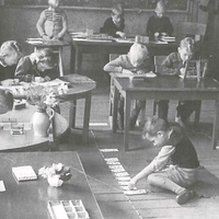 Montessori primary school class, beginning of second year, Berlin-Tegel, 1948 - T. Müller, R. Schneider, <em>Lehrmaterialien 1913-1935. Möbel und Architektur. Techning Meterials 1913-1935. Furniture and Architecture</em>, München, Prestel Verlag, 2002, p.37.$$$377